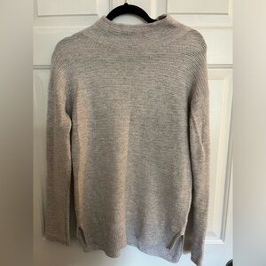 Old Navy Mock Neck Sweater in beige/tan size small